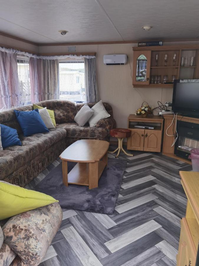 フォーファー Lochlands Caravan Park Xヴィラ エクステリア 写真